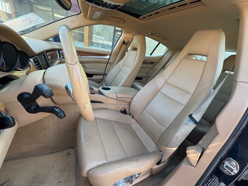 2013 Porsche Panamera Image 10