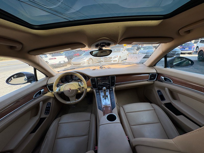 2013 Porsche Panamera Image 15