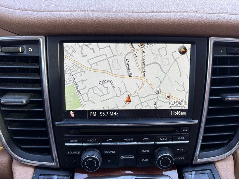 2013 Porsche Panamera Image 16