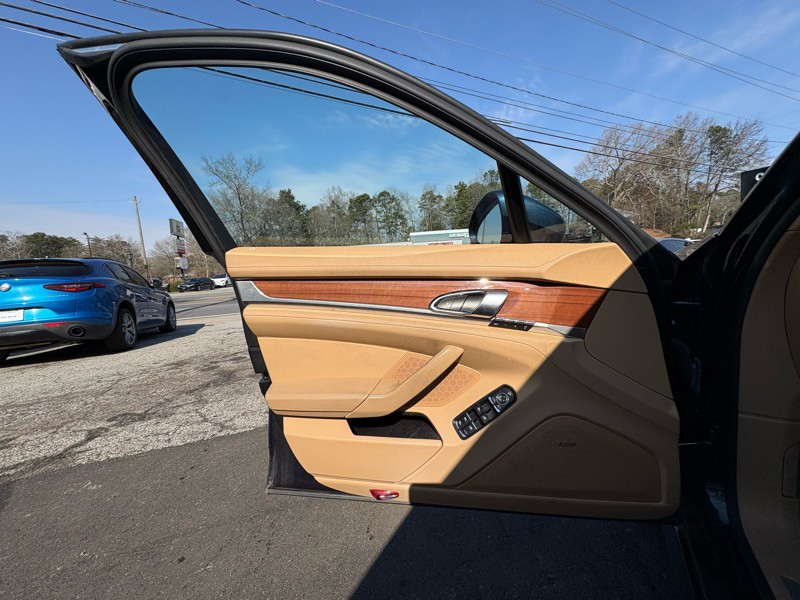 2013 Porsche Panamera Image 28