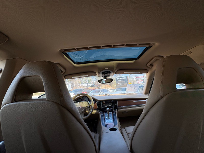 2013 Porsche Panamera Image 29