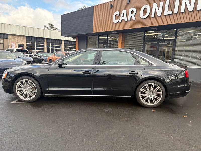 2011 Audi A8 Image 8