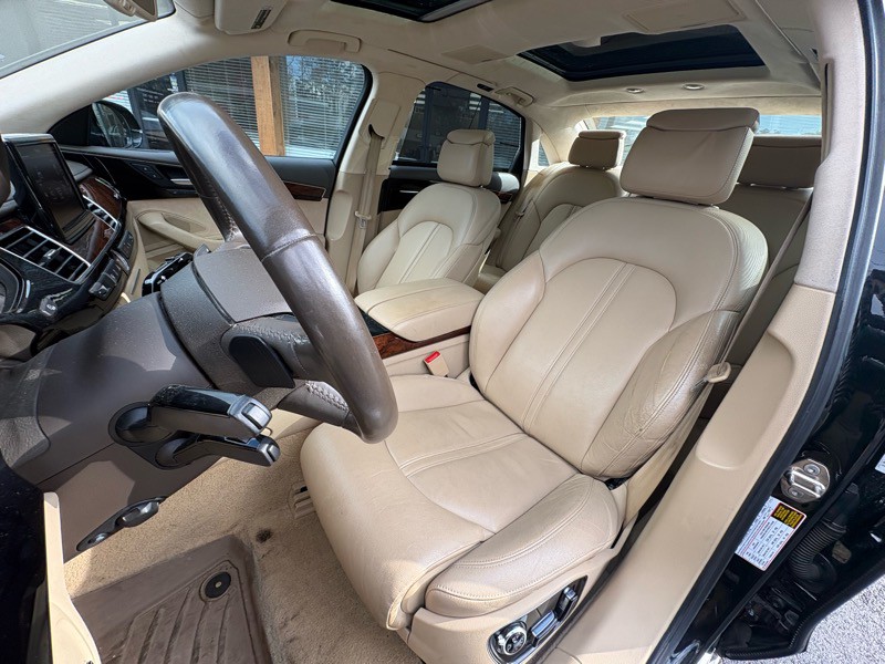 2011 Audi A8 Image 10