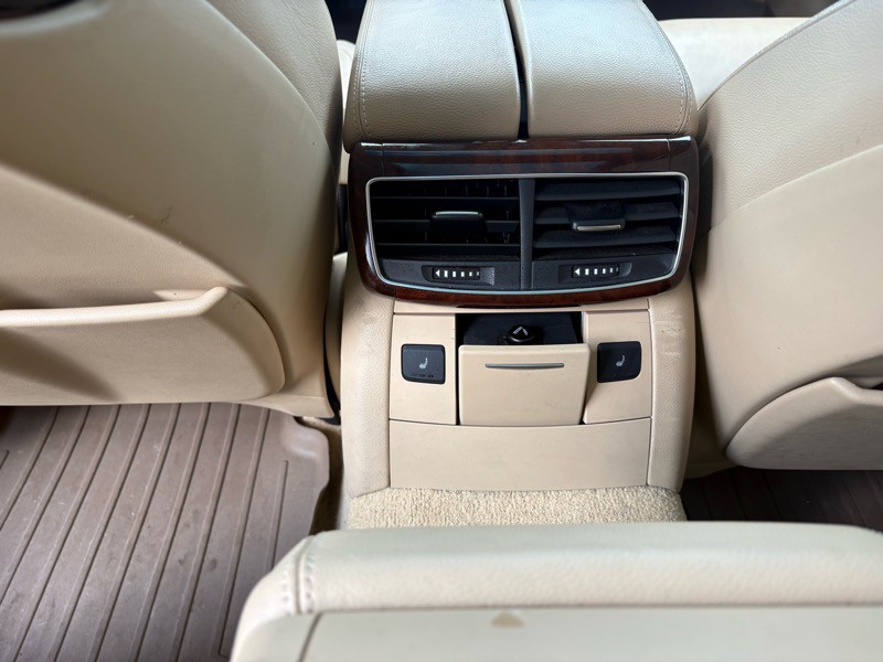 2011 Audi A8 Image 15