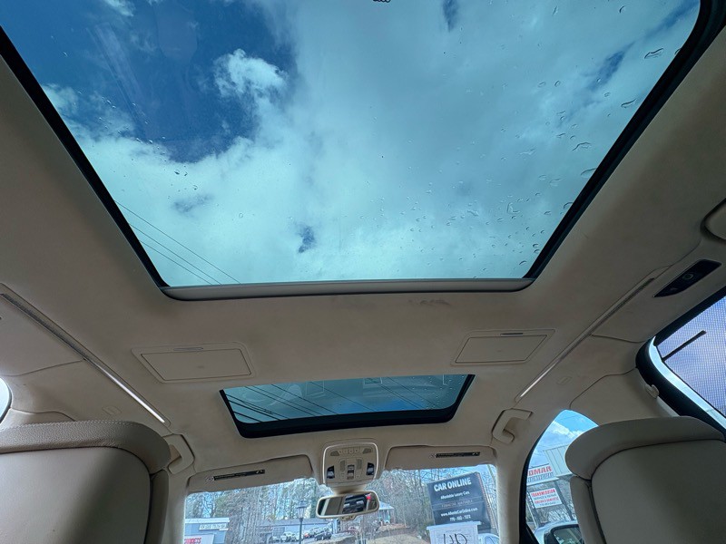 2011 Audi A8 Image 18