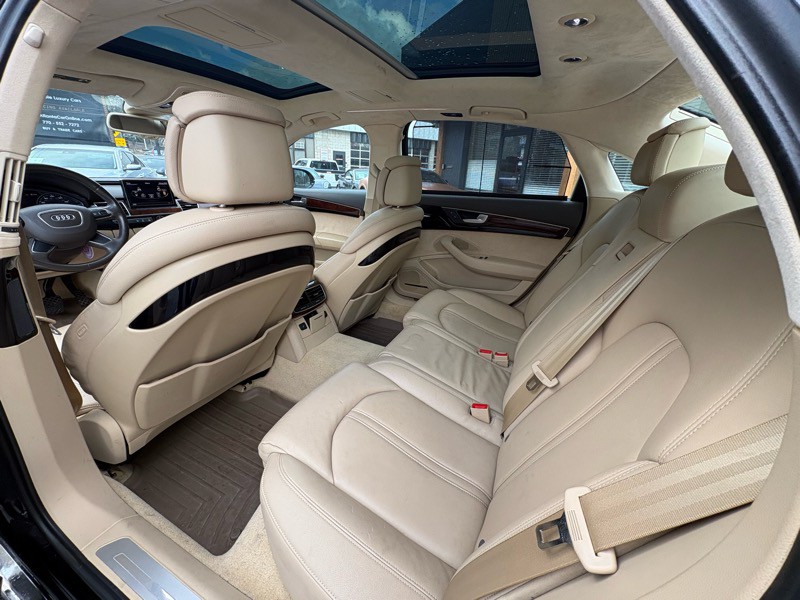 2011 Audi A8 Image 20