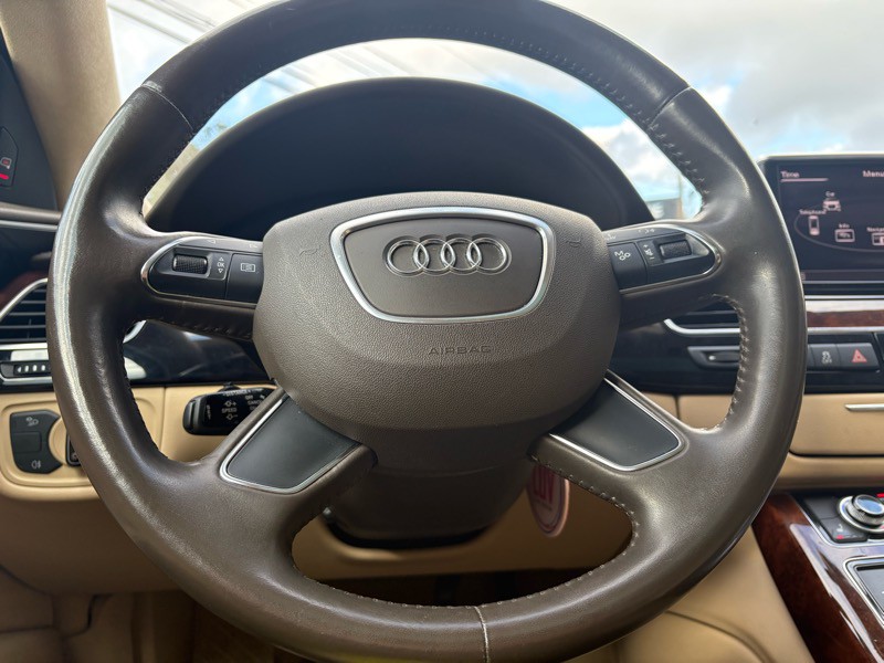 2011 Audi A8 Image 28