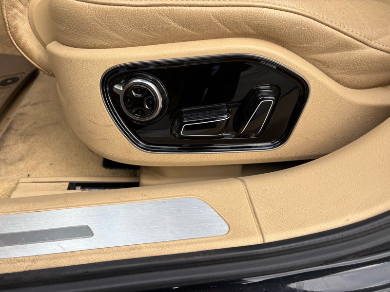 2011 Audi A8 Image 31