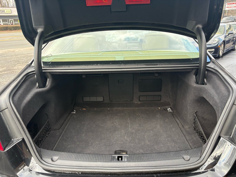 2011 Audi A8 Image 34