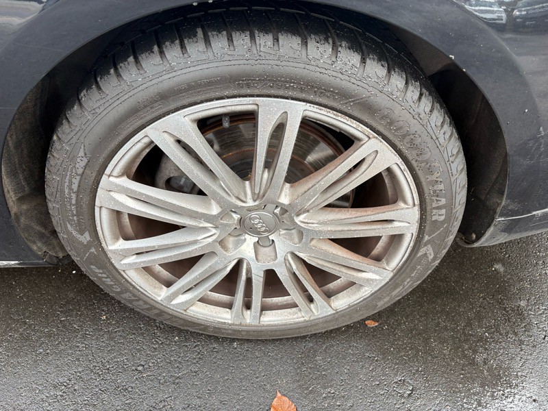 2011 Audi A8 Image 37