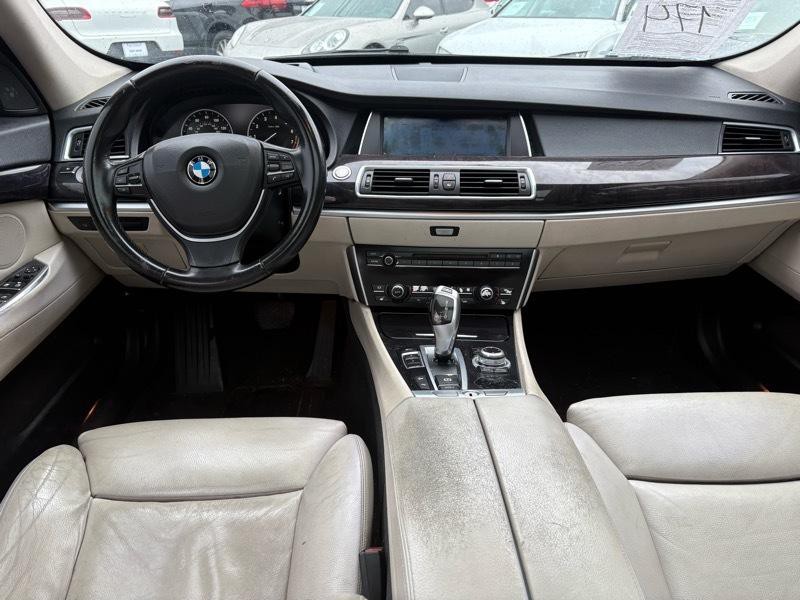 2010 BMW 5 Series Image 11