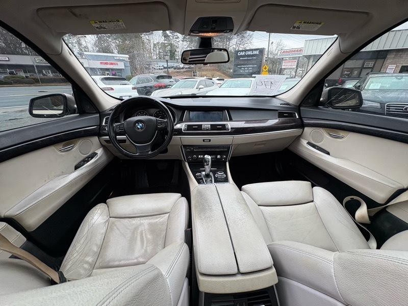 2010 BMW 5 Series Image 12