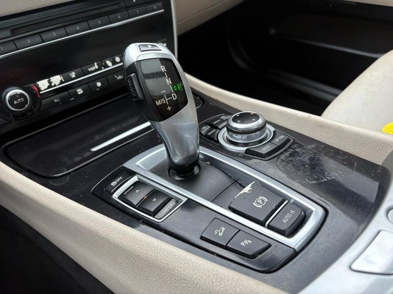 2010 BMW 5 Series Image 18