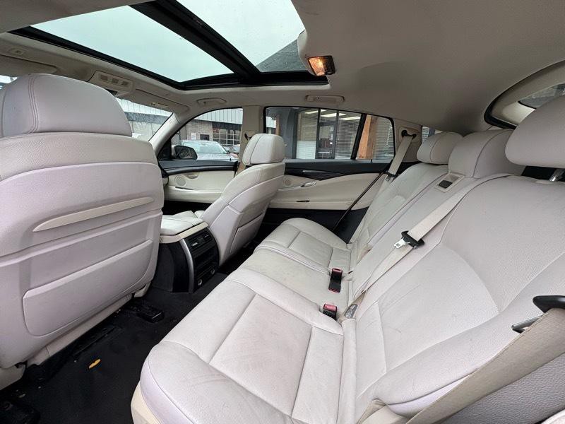 2010 BMW 5 Series Image 21