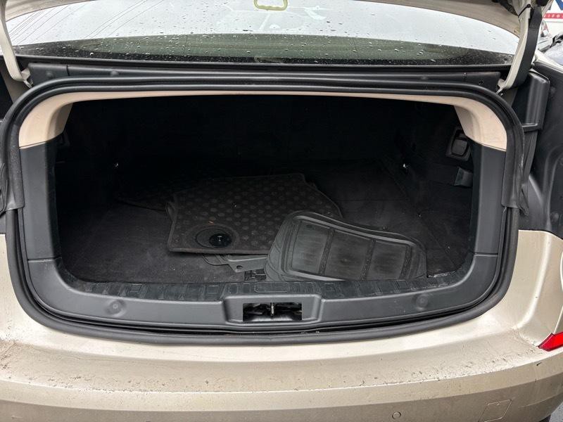 2010 BMW 5 Series Image 24