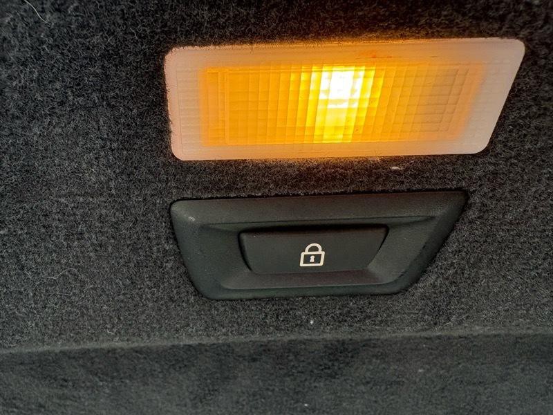 2010 BMW 5 Series Image 25