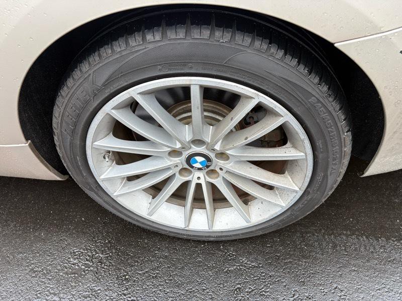 2010 BMW 5 Series Image 26