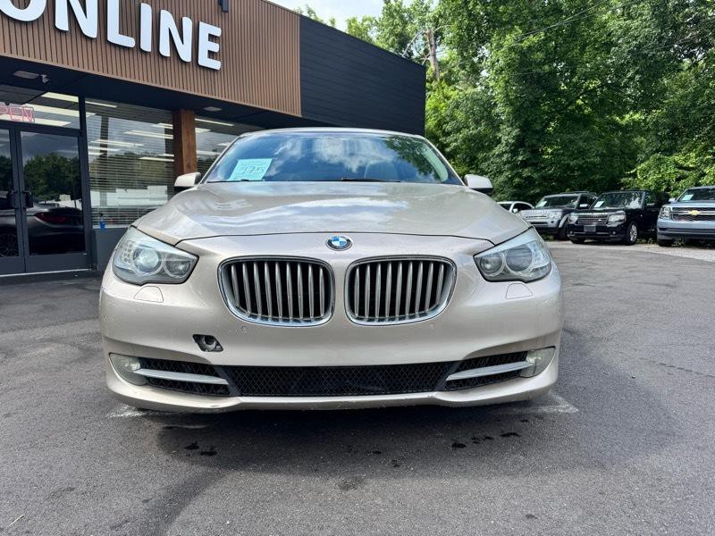 2010 BMW 5 Series Image 2