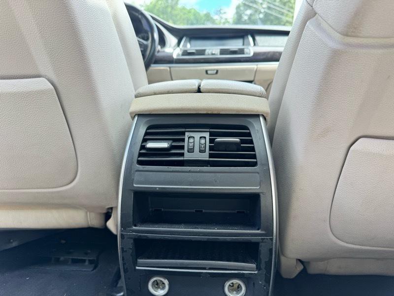 2010 BMW 5 Series Image 18