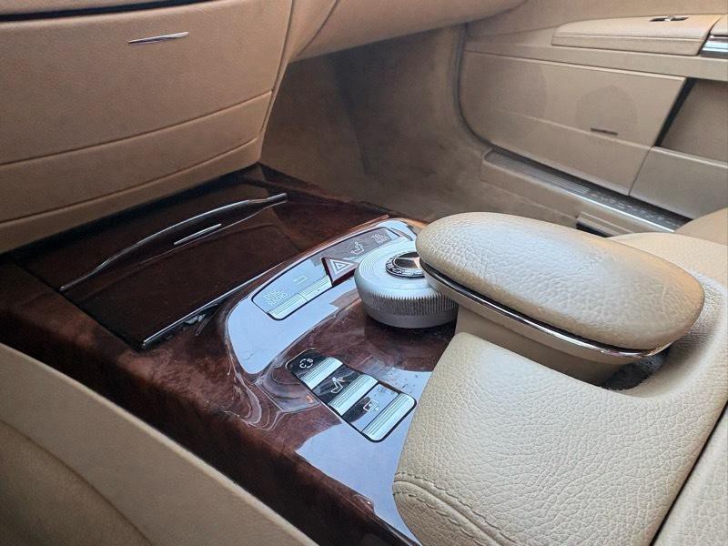 2010 Mercedes-Benz S-Class Image 21