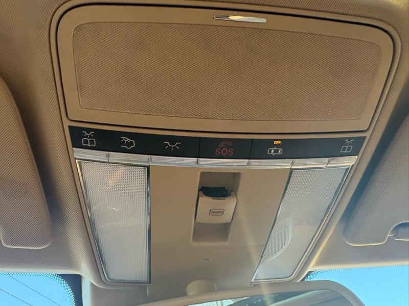 2010 Mercedes-Benz S-Class Image 25