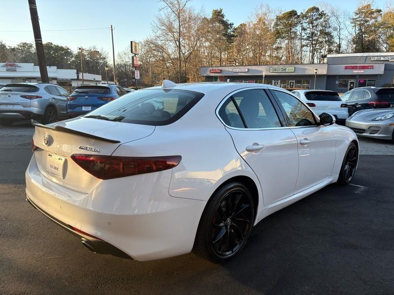 2017 Alfa Romeo Giulia Image 5