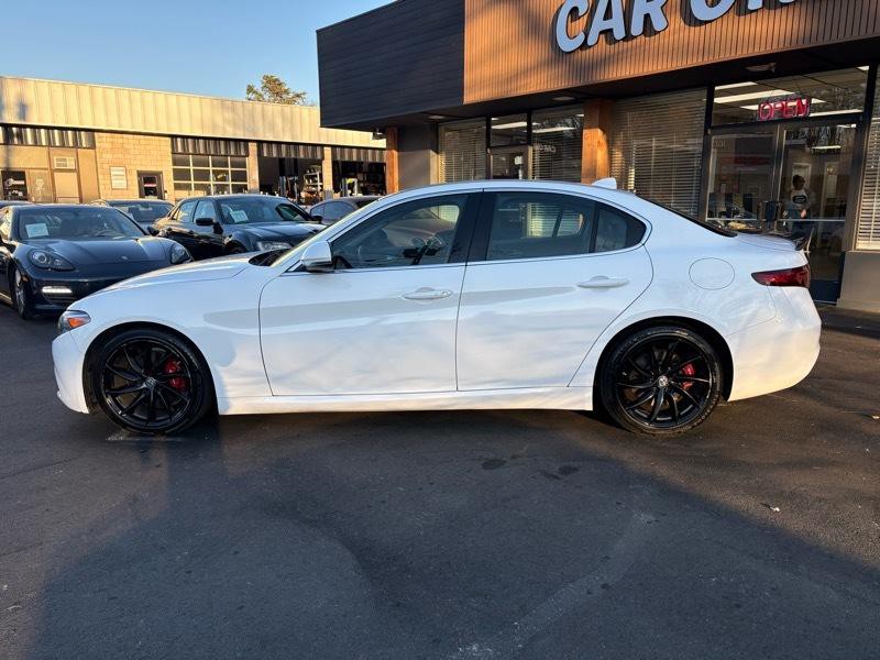 2017 Alfa Romeo Giulia Image 8