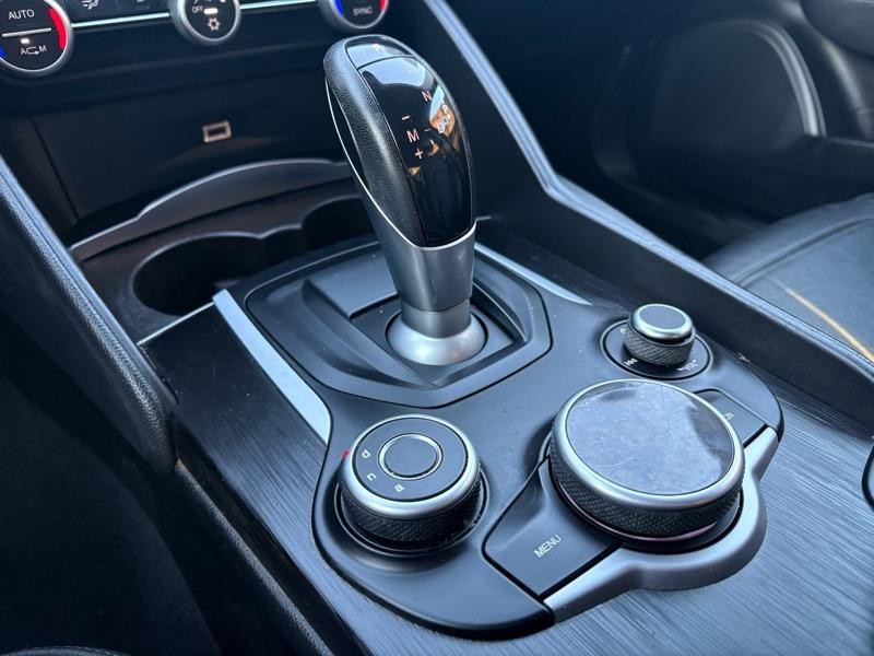 2017 Alfa Romeo Giulia Image 14