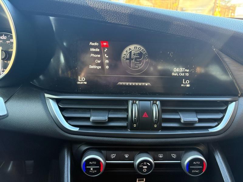 2017 Alfa Romeo Giulia Image 15