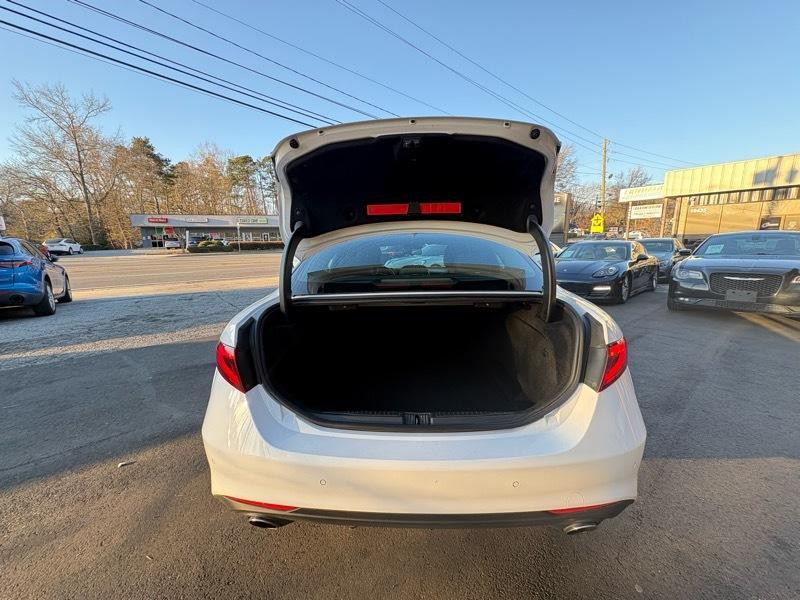 2017 Alfa Romeo Giulia Image 27