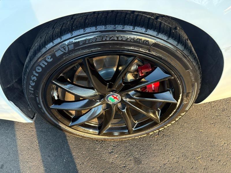 2017 Alfa Romeo Giulia Image 28