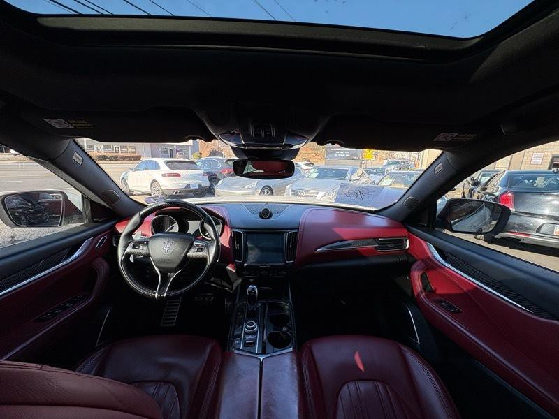 2017 Maserati Levante Image 10
