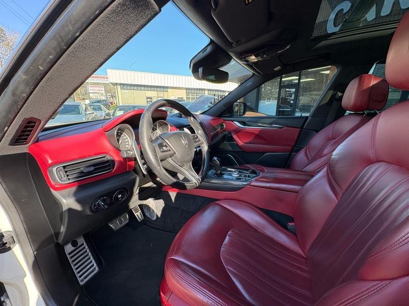 2017 Maserati Levante Image 12