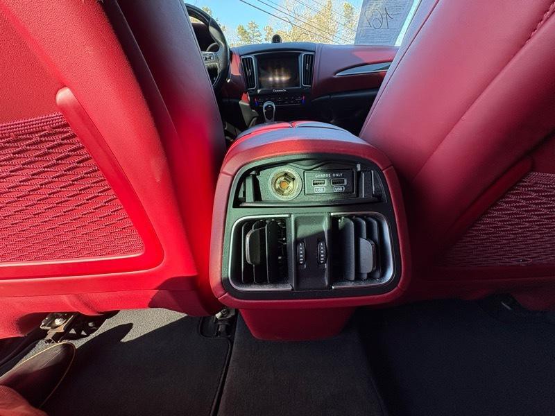 2017 Maserati Levante Image 29