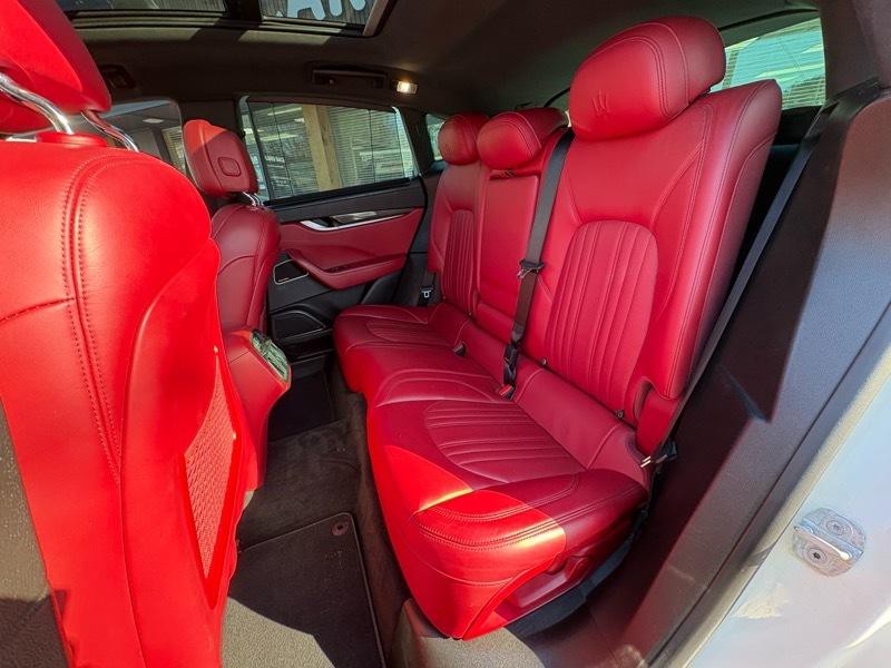 2017 Maserati Levante Image 31