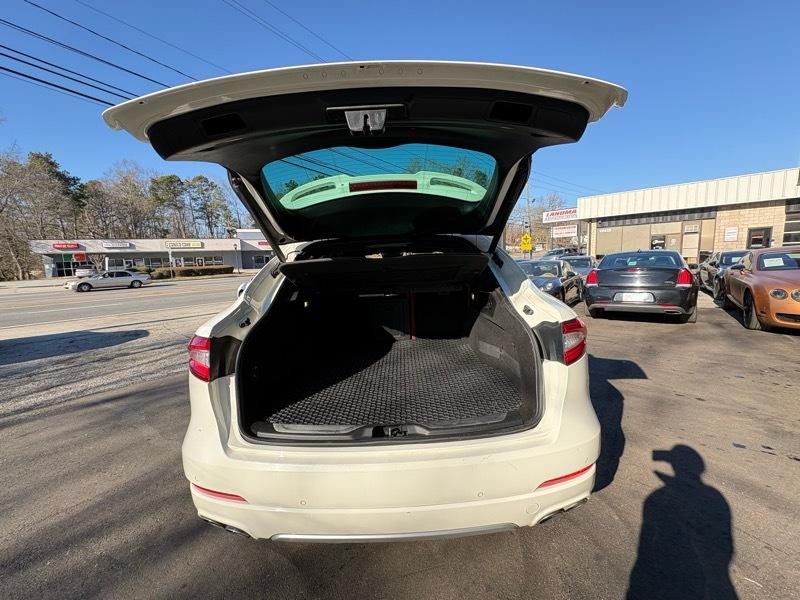 2017 Maserati Levante Image 35