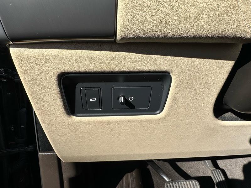 2016 Land Rover Range Rover Sport Image 32