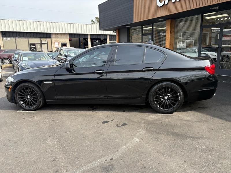 2011 BMW 5 Series Image 8