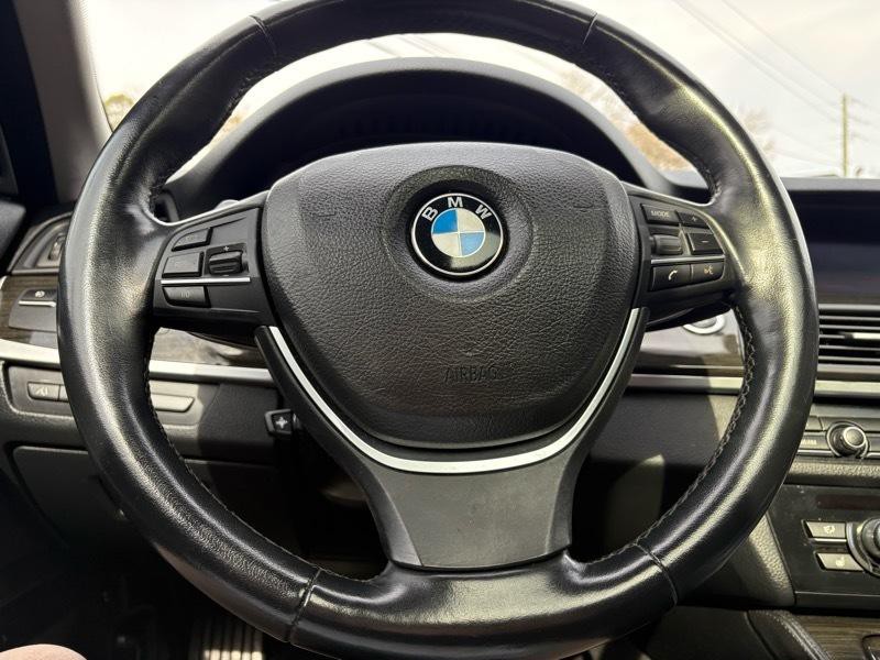 2011 BMW 5 Series Image 20