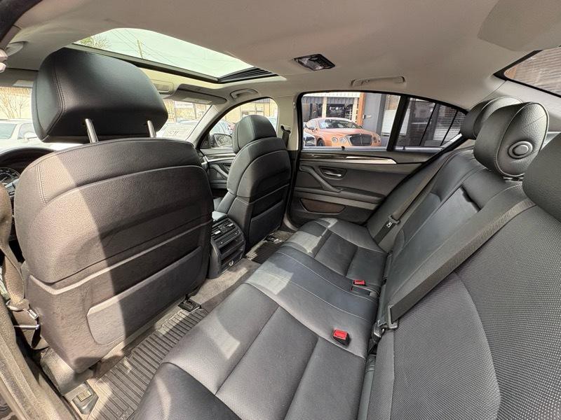 2011 BMW 5 Series Image 26