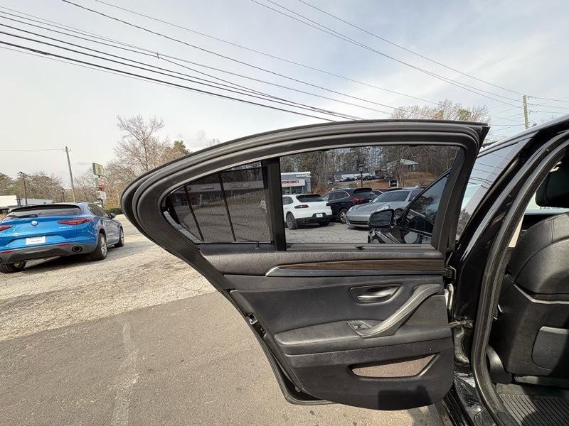 2011 BMW 5 Series Image 28