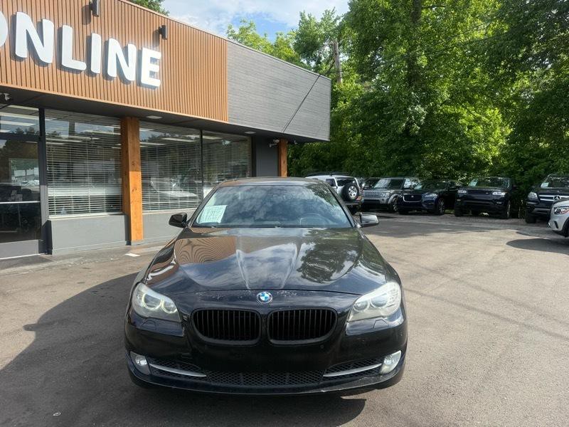 2011 BMW 5 Series Image 2