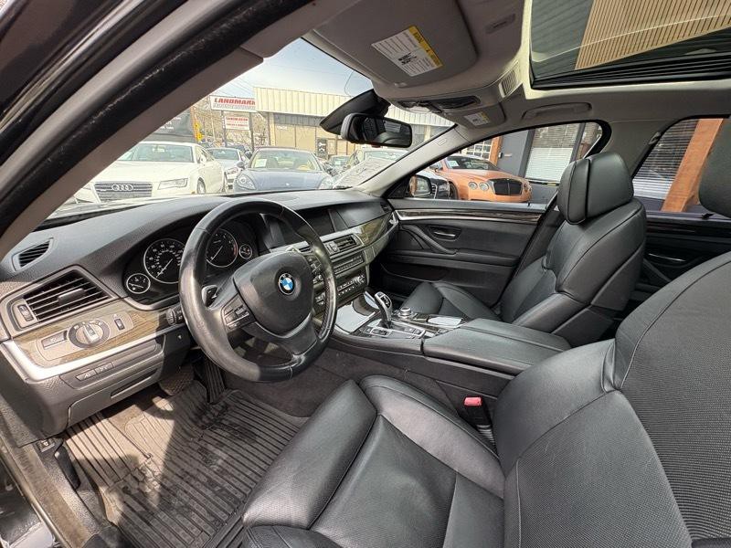2011 BMW 5 Series Image 9