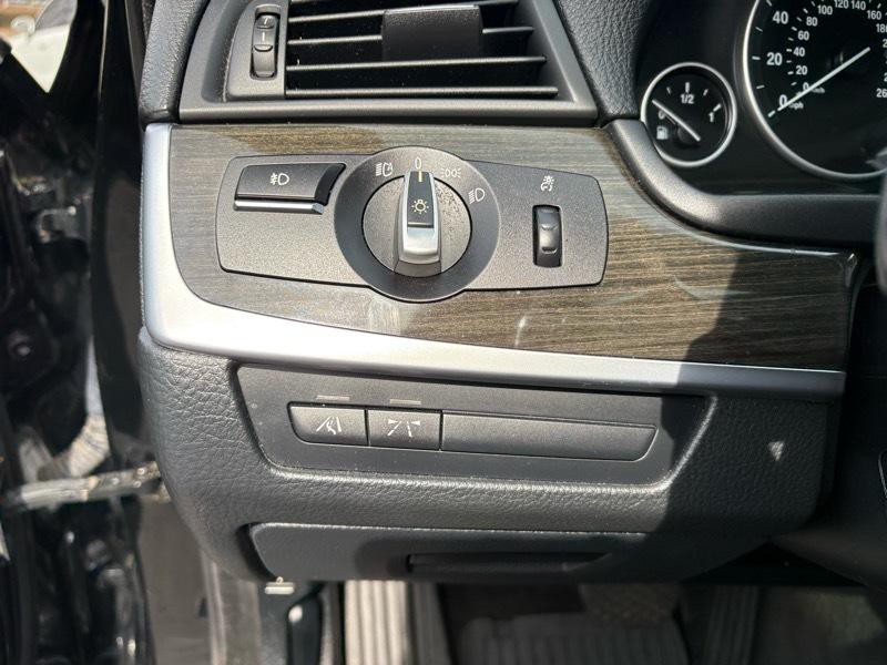 2011 BMW 5 Series Image 19