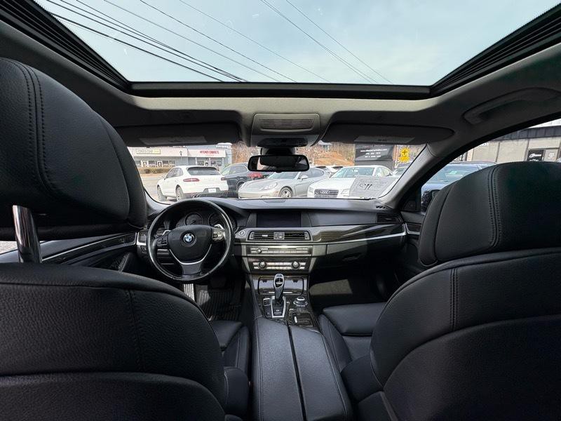 2011 BMW 5 Series Image 21