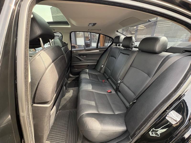 2011 BMW 5 Series Image 25