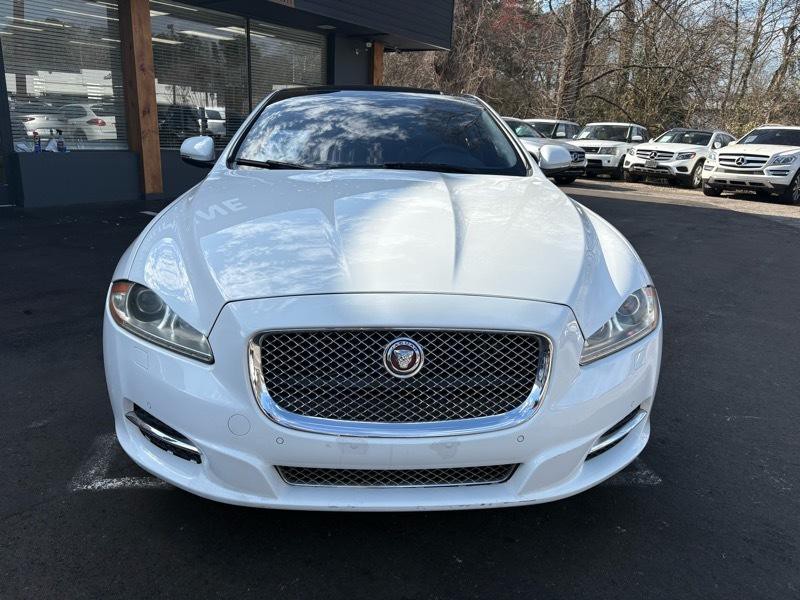 2014 Jaguar XJ Image 2