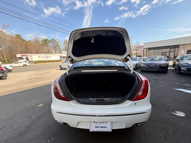 2014 Jaguar XJ Image 29