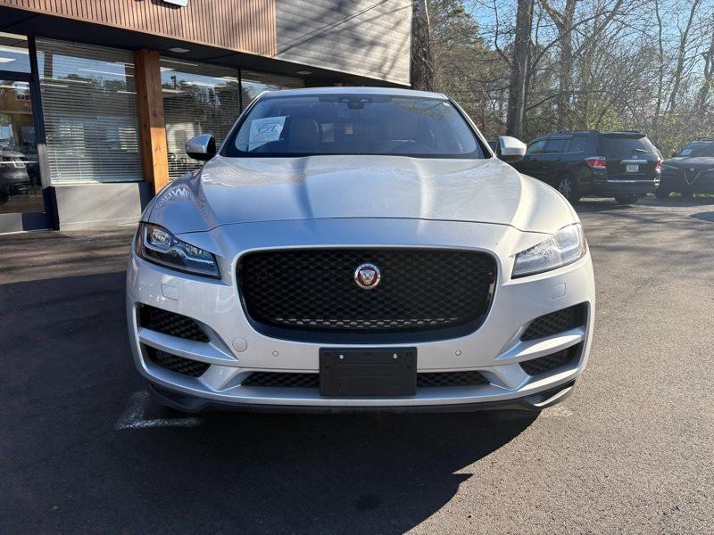 2017 Jaguar F-PACE Image 2
