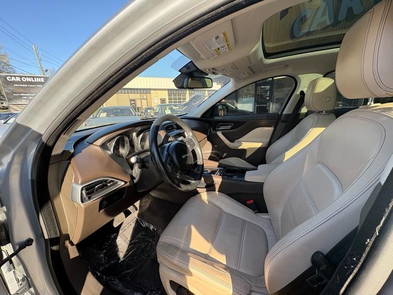 2017 Jaguar F-PACE Image 9